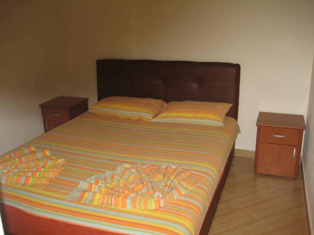 Guest House Vila Mimoza Ulcinj Bagian luar foto