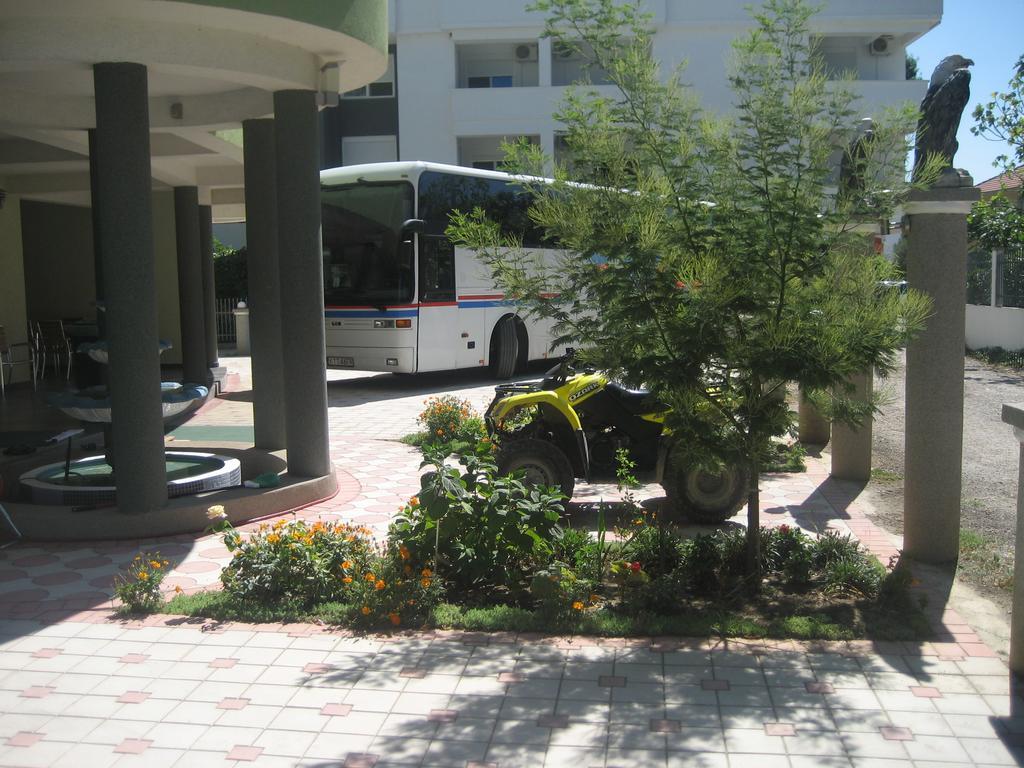 Guest House Vila Mimoza Ulcinj Ruang foto